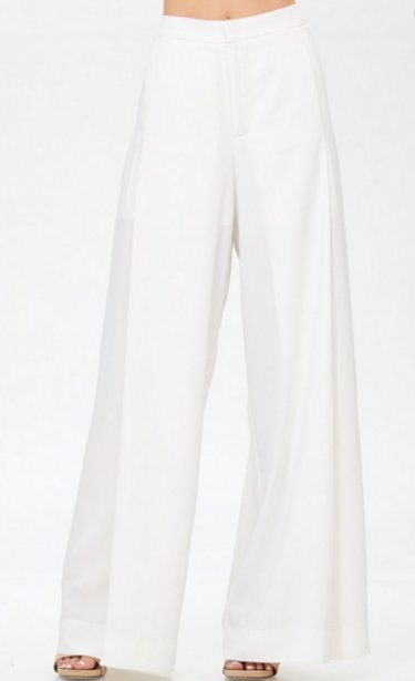 Women's Off White Pocket Pant Now in Stock